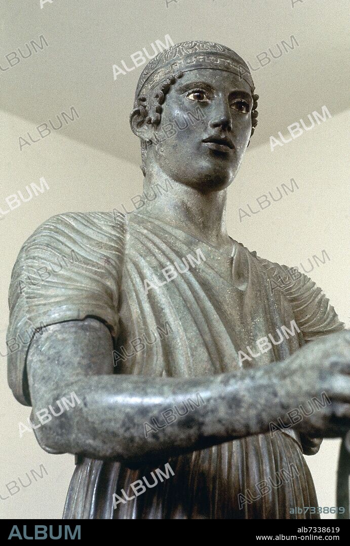 EL AURIGA DE DELFOS - DETALLE DE LA ESCULTURA REALIZADA EN BRONCE HACIA EL AÑO 478 AC.