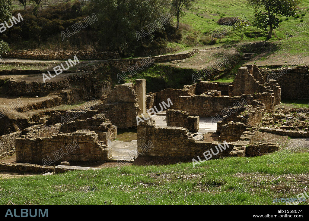 Portugal. Ruinas romanas de Miróbriga. Antiguo asentamiento lusitano cuyas ruinas actuales datan de época romana, entre los siglos I y IV. Termas Oeste, siglo II. Alrededores de Santiago do Cacém. Región del Alentejo.