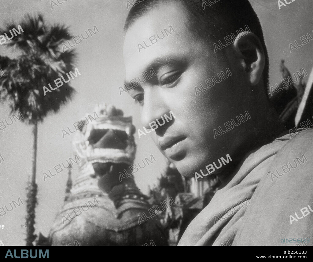 RENTARO MIKUNI in THE BURMESE HARP, 1956 (BIRUMANO TATEGOTO), directed by KON ICHIKAWA. Copyright MASAYUKI TAGARI.