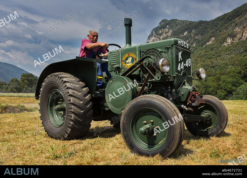 Old Tractor.. Make: HSCS (Hofherr - Schrantz - Clayton - Shuttleworth). Model: K44-48. Year: 1938 - 1942. Fuel: crude oil and/or diesel oil. Number of Cylinders: . Displacement: about 10.600 cc. Horse Power: 44 HP at the wheel and 48 HP at the PTO (Power Take-Off). Characteristics: 2-stroke diesel cycle. It had been used in the Second World War to pull the cannons, but then it was abandoned because it made too much noise and signaled the vehicle to the enemies.