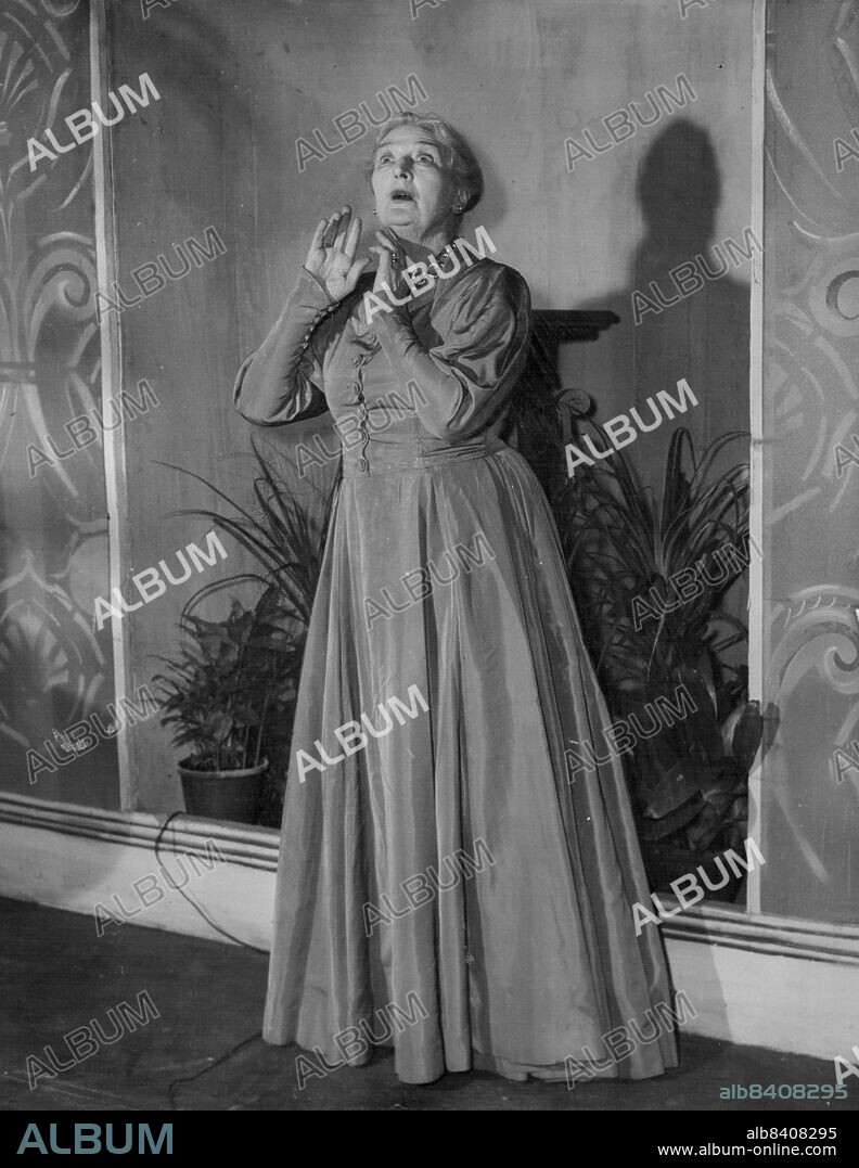 Final Rehearsal.... of the "Sleeping Prince at the Elizabethan Theatre...Dame Sybil Thorndike rehearsing the special  prologue written by John Cauley for the opening of the "Sleeping Prince" at the new Elizabethan Theatre tomorrow night....At the final rehearsal tonight... they arrived from Melbourne today for the 10 week Sydney season. July 25, 1955. (Photo by George Lipman/Fairfax Media).