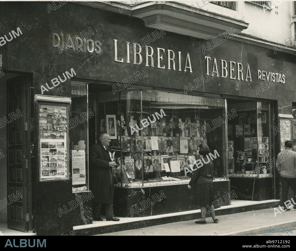 La Línea de la Concepción, febrero de 1966. Librería Tabera, situada en la calle Real.
