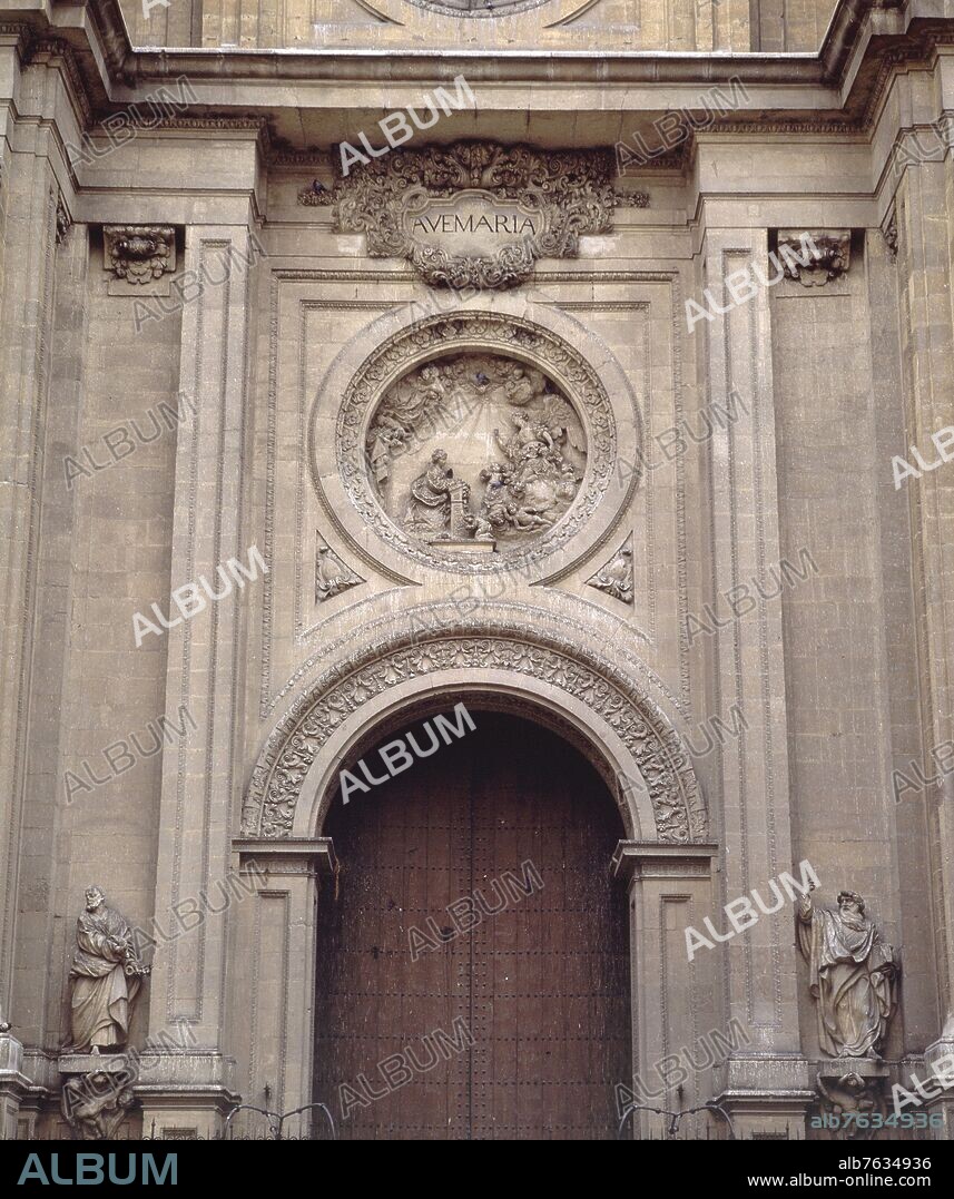 JOSE RISUEÑO (1665-1732). RELIEVE DE LA ANUNCIACION EN LA FACHADA PRINCIPAL DE LA CATEDRAL DE GRANADA - 1717.