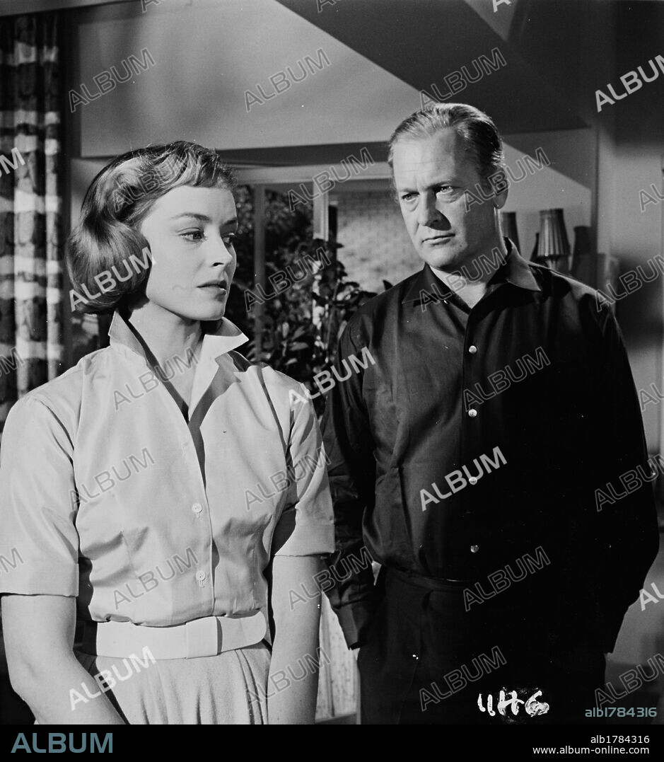 CURD JüRGENS y VICTORIA SHAW en DESTINO, LAS ESTRELLAS, 1960 (WERNHER VON BRAUN), dirigida por J. LEE THOMPSON. Copyright COLUMBIA PICTURES.