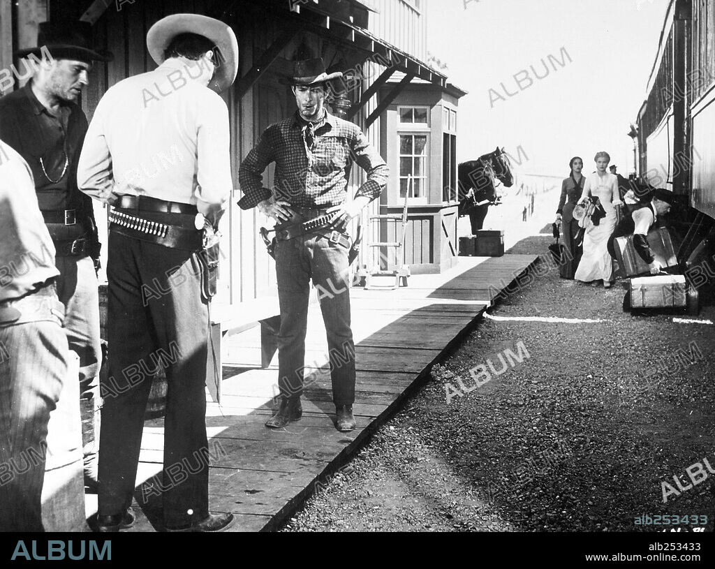 HIGH NOON, 1952, directed by FRED ZINNEMANN. Copyright STANLEY KRAMER CO./UNITED ARTISTS.