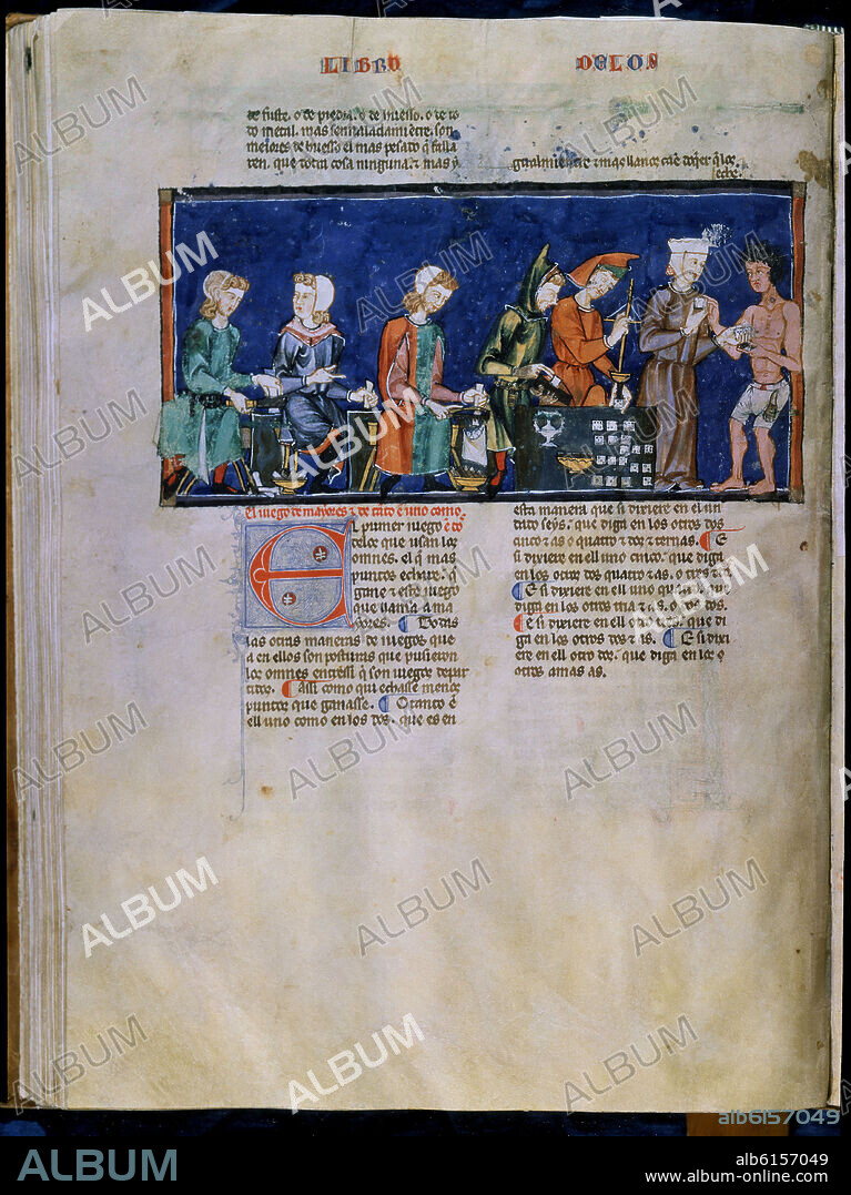 ALFONSO X DE CASTILLA EL SABIO. LIBRO DE JUEGOS O LIBRO DEL AJEDREZ DADOS Y TABLAS - 1283 - FOLIO 65V - ARTESANOS REALIZANDO LOS DADOS CON FRAGMENTOS DE HUESOS - MANUSCRITO GOTICO.