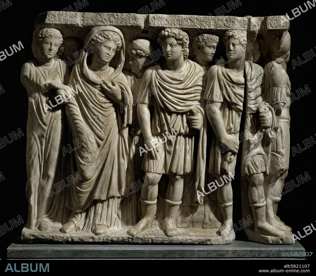 Attic sarcophagus with the story of Achilles, Achilles' son and the Trojan princess Polyxena, daughter of Priamos, at the grave of Achilles. Marble E 180.