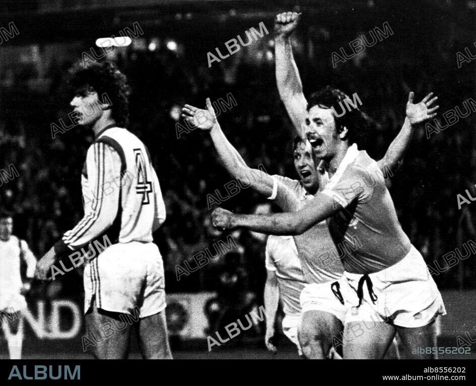 Malmö 1979-04-25. Malmö FF mot Austria Wien i Europacupen i fotboll 1978/1979. Målskytten Tommy Hansson och Tore Cervin (bakom) jublar över fullträffen som betyder 1-0 och seger i semifinalen. Foto: Ingvar Andersson Code: 3. COPYRIGHT SCANPIX SWEDEN.