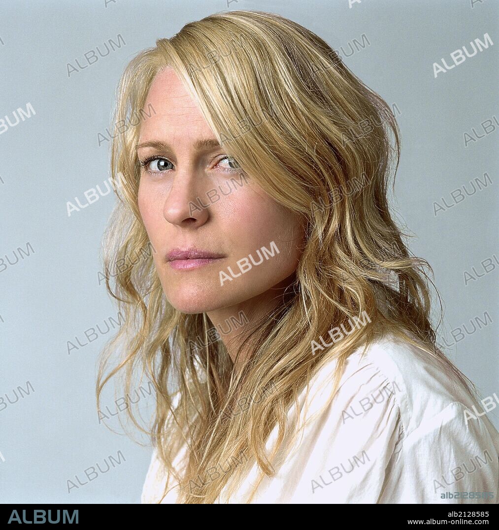 ROBIN WRIGHT in BREAKING & ENTERING - EINBRUCH UND DIEBSTAHL, 2006 (BREAKING AND ENTERING), unter der Regie von ANTHONY MINGHELLA. Copyright MIRAMAX FILMS.