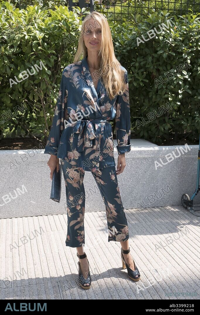 VANESSA LORENZO. September 8, 2017 - Madrid, Spain - the Vanesa Lorenzo model attends the inauguration of the exhibition ''MANUEL PERTEGAZ'' in Madrid. Spain. September 8, 2017. 08/09/2017