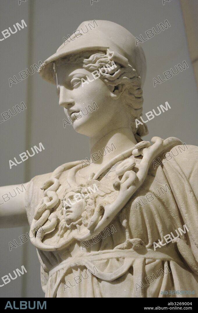 Diosa Atenea (Minerva romana). Siglo II d. C. Romana. Colección Farnese. Museo Arqueológico Nacional. Nápoles. Italia.