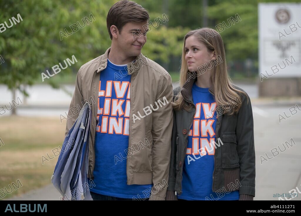 BURKELY DUFFIELD and ERIN MORIARTY in THE MIRACLE SEASON, 2018, directed by SEAN MCNAMARA. Copyright LD Entertainment/Mirror / CAMERON, KATE.