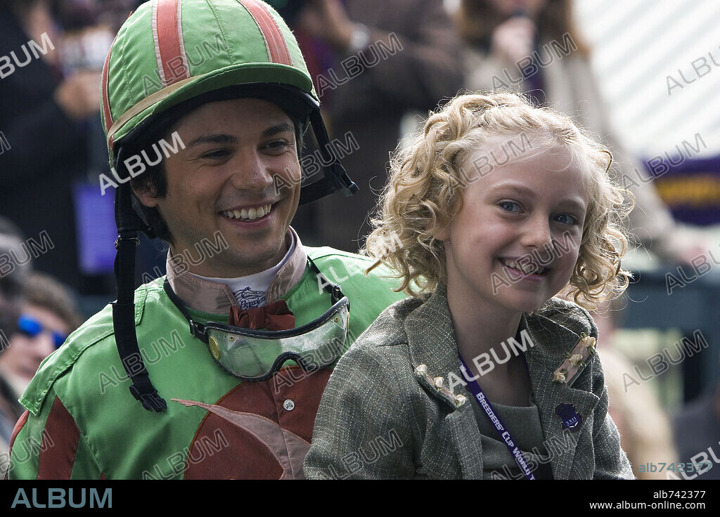 FANNING DAKOTA und FREDDY RODRIGUEZ. DAKOTA FANNING und FREDDY RODRIGUEZ in DREAMER: INSPIRED BY A TRUE STORY, 2005, unter der Regie von JOHN GATINS. Copyright DREAMWORKS PICTURES / LEDERER, JOE.