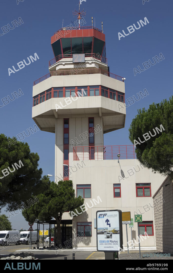 Madrid, 11/07/2018. Aeropuerto de Cuatro Vientos. En la imagen, la torre de control. Foto: Isabel Permuy ARCHDC.