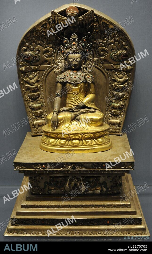 ARTE. ASIA. Buda Gautama o Sakiamuni o simplemente BUDA. Sabio fundador del budismo. Escultura procedenete de Mongolia interior. Siglo XIX. Latón, plata, martilleo, de fundición, dorado parcial, bronce e incrustaciones de coral, grabado. Museo del Hermitage (The State Hermitage Museum). San Petersburgo. Rusia.