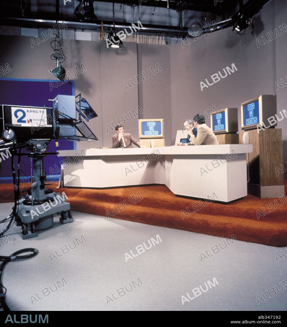 MISC: TELEVISION. Plató de televisión de un telenotícias.