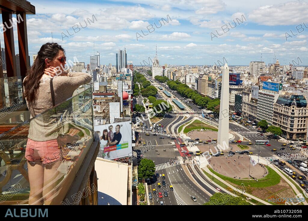 Hotel Panamericano. Obelisco. Avenida 9 de Julio. Buenos Aires. Argentina.