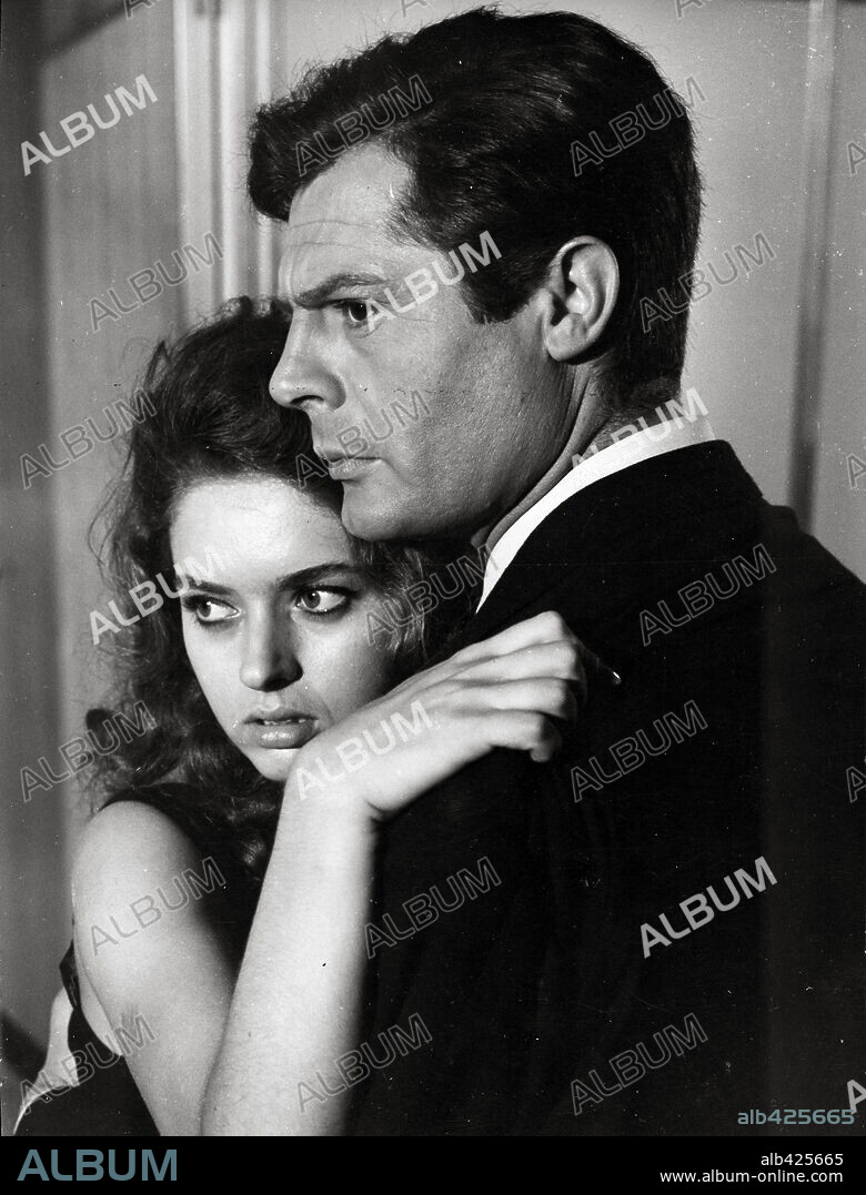 MARCELLO MASTROIANNI en LA NOCHE, 1961 (LA NOTTE), dirigida por MICHELANGELO ANTONIONI. Copyright SOFITEDIP NEPI FILM.