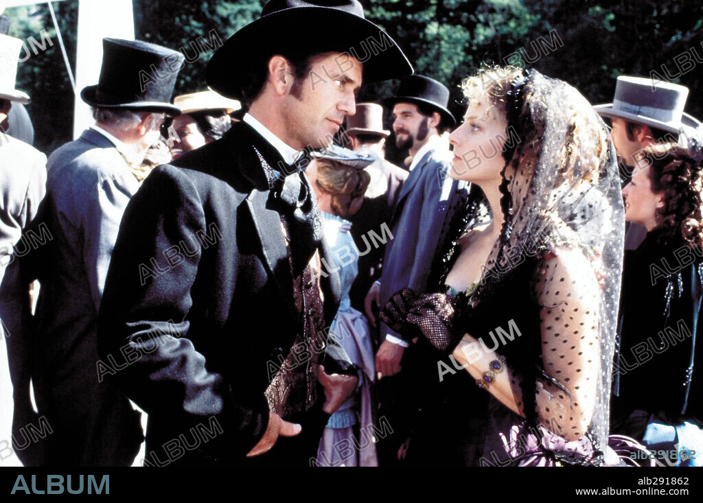 JODIE FOSTER and MEL GIBSON in MAVERICK, 1994, directed by RICHARD DONNER. Copyright WARNER BROS. / COOPER, ANDREW.