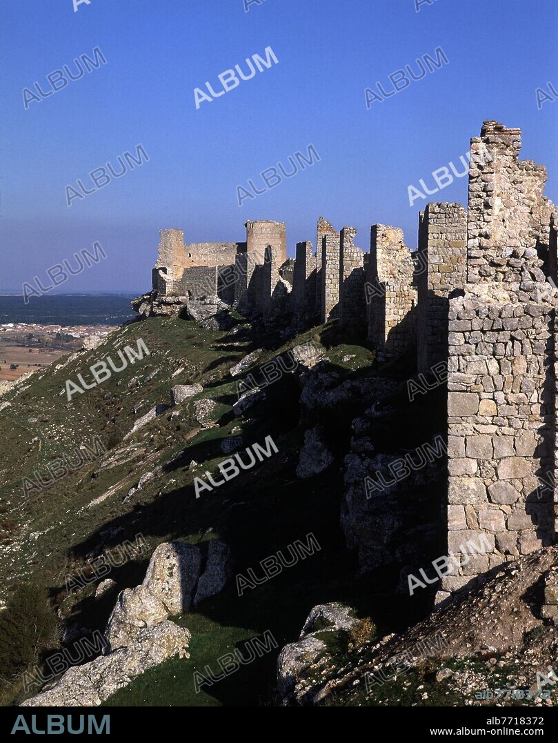 MURALLAS DEL CASTILLO ARABE DE SAN ESTEBAN DE GORMAZ - SIGLO X.