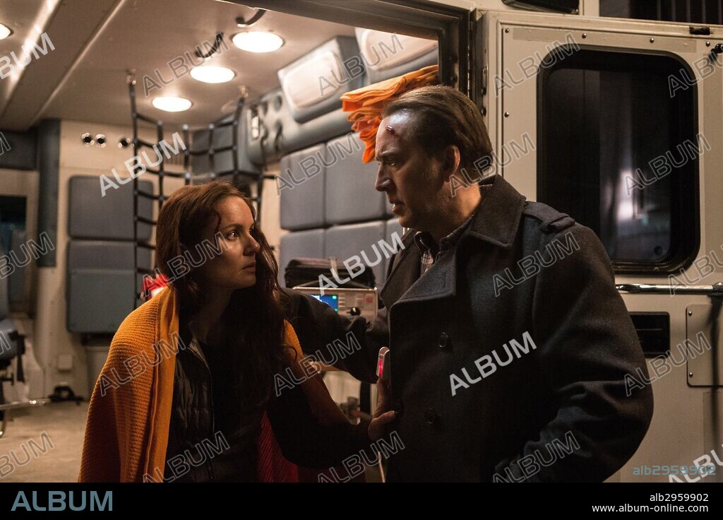 NICOLAS CAGE y SARAH WAYNE CALLIES en PAY THE GHOST, 2015, dirigida por ULI EDEL. Copyright MIDNIGHT KITCHEN PRODUCTIONS.