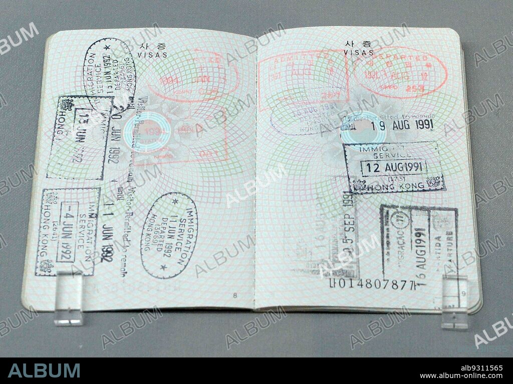 ROK: passport in 1990/ 1991. It is a passport that has changed to the current form due to the liberalization of overseas travel. It began issuing machine reading passports in 1994.
