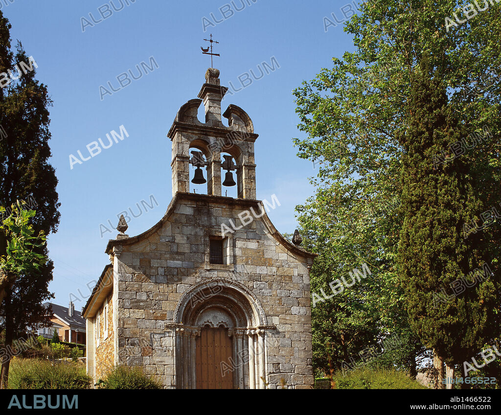 Church of San Pedro (Igrexa de San Pedro). Temple of Romanesque origin erected in the 10th century and consecrated in 1182 by Rodrigo, bishop of Lugo. Portomarín, province of Lugo, Ribeira Sacra, Galicia, Spain.