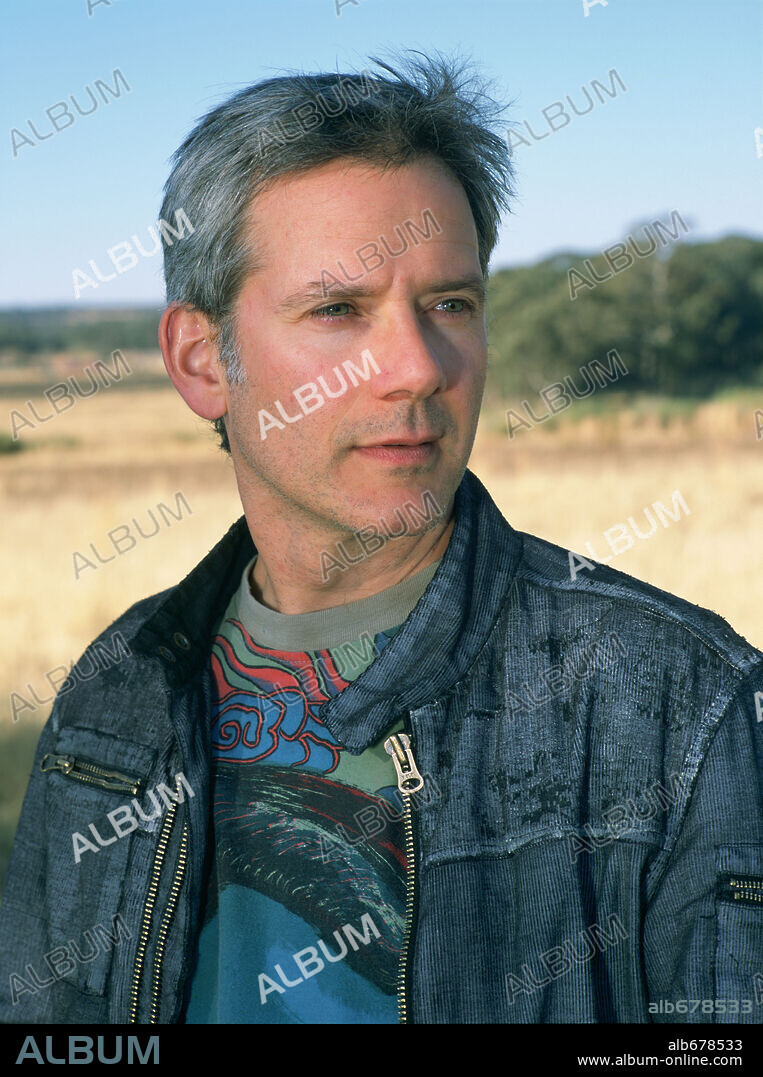 CAMPBELL SCOTT in DUMA, 2005, directed by CARROLL BALLARD. Copyright WARNER BROS. PICTURES.