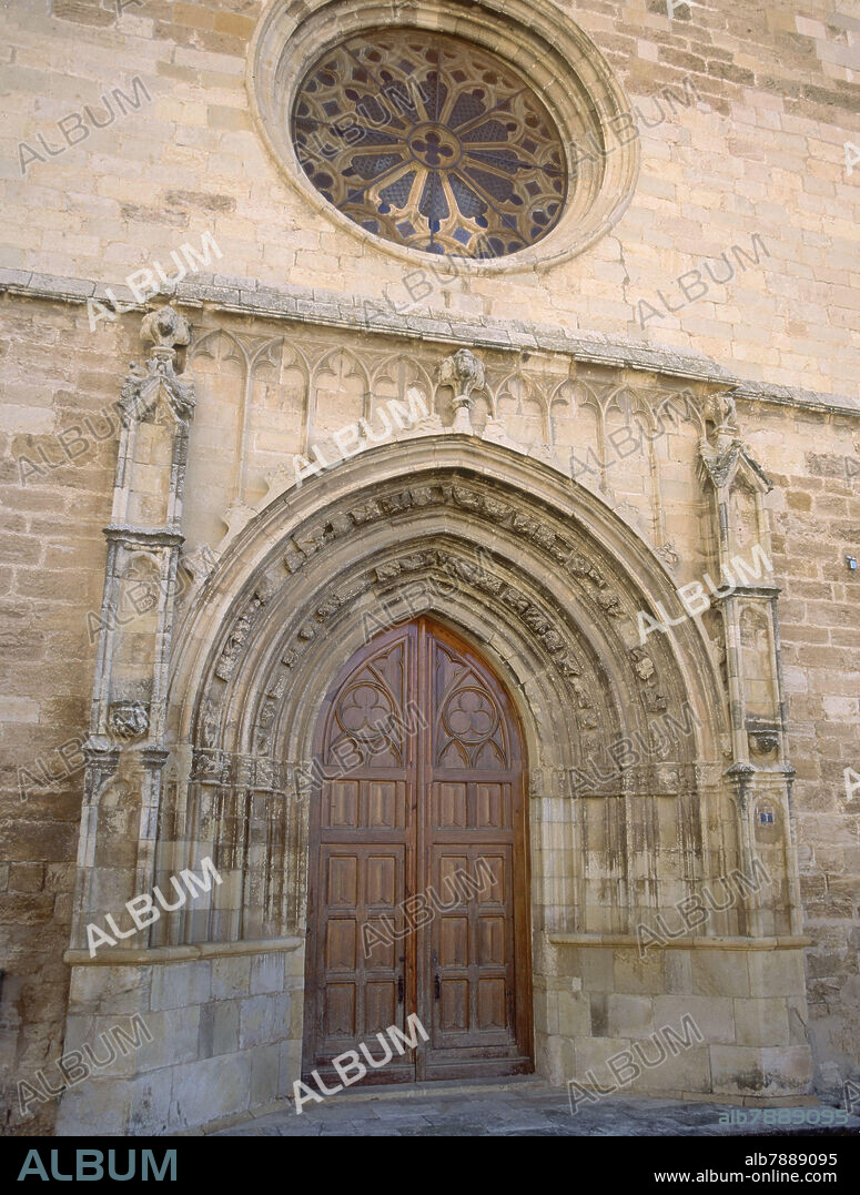 PORTADA Y ROSETON DE LA FACHADA OCCIDENTAL DE LA IGLESIA DE SAN MIGUEL - SIGLO XV - GOTICO ESPAÑOL.