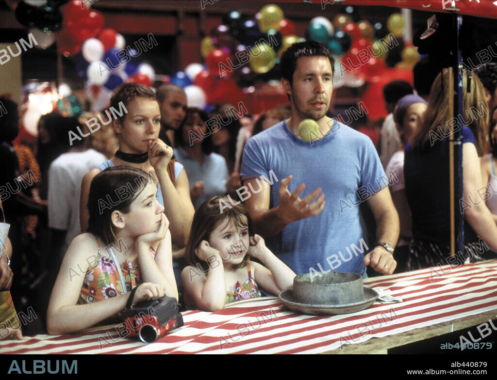 EMMA BOLGER, PADDY CONSIDINE, SAMANTHA MORTON and SARAH BOLGER in IN AMERICA, 2002, directed by JIM SHERIDAN. Copyright 20TH CENTURY FOX.