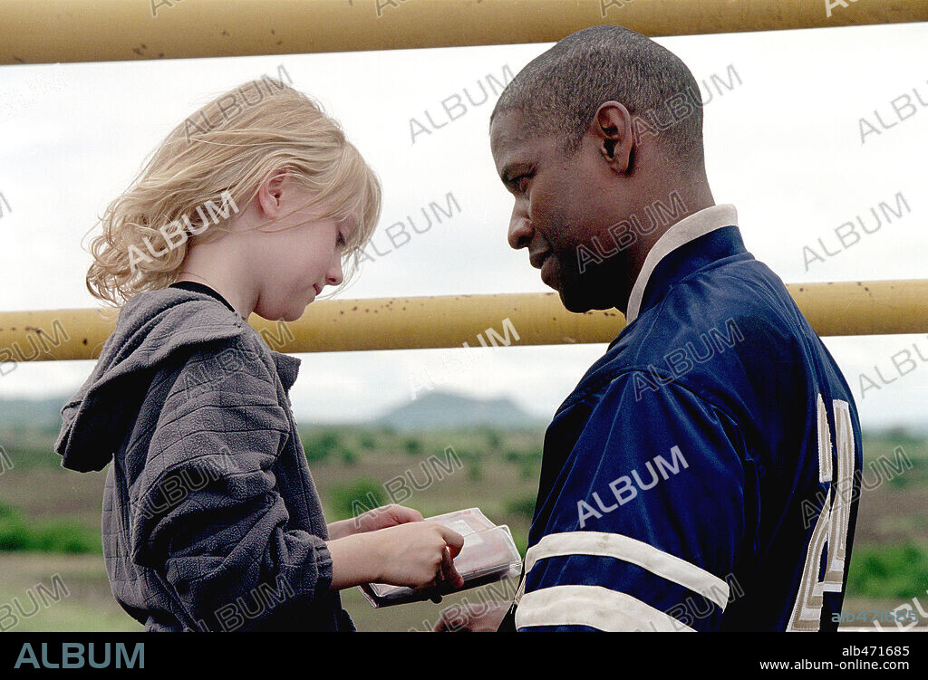 DAKOTA FANNING y DENZEL WASHINGTON en EL FUEGO DE LA VENGANZA, 2004 (MAN ON FIRE), dirigida por TONY SCOTT. Copyright 20TH CENTURY FOX / VAUGHAN, STEPHEN.