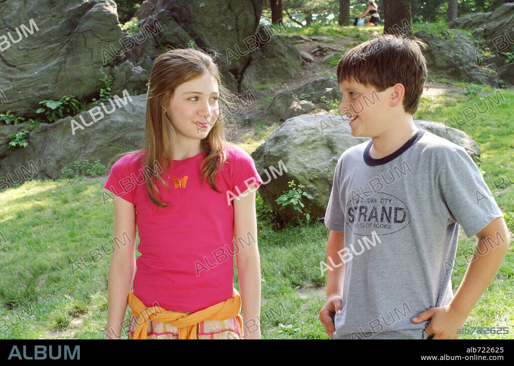 CHARLIE RAY and JOSH HUTCHERSON in LITTLE MANHATTAN, 2005, directed by MARK LEVIN. Copyright 20TH CENTURY FOX / BAILEY, K.C.