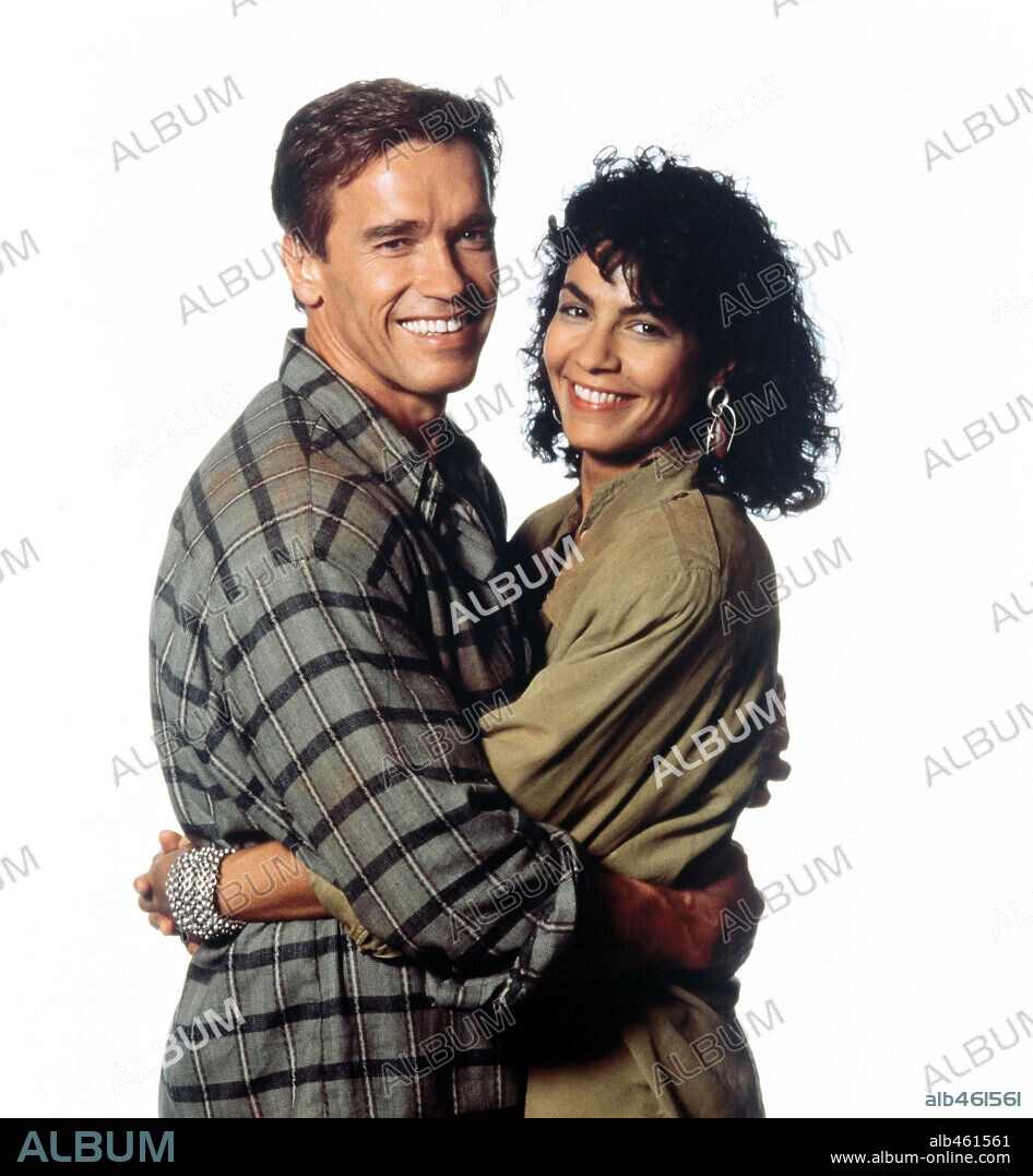 ARNOLD SCHWARZENEGGER und RACHEL TICOTIN in TOTAL RECALL - DIE TOTALE ERINNERUNG, 1990 (TOTAL RECALL), unter der Regie von PAUL VERHOEVEN. Copyright CAROLCO / ELLISON, NANCY.