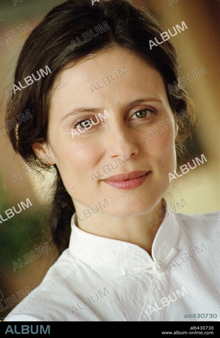 AITANA SANCHEZ-GIJON. 2003