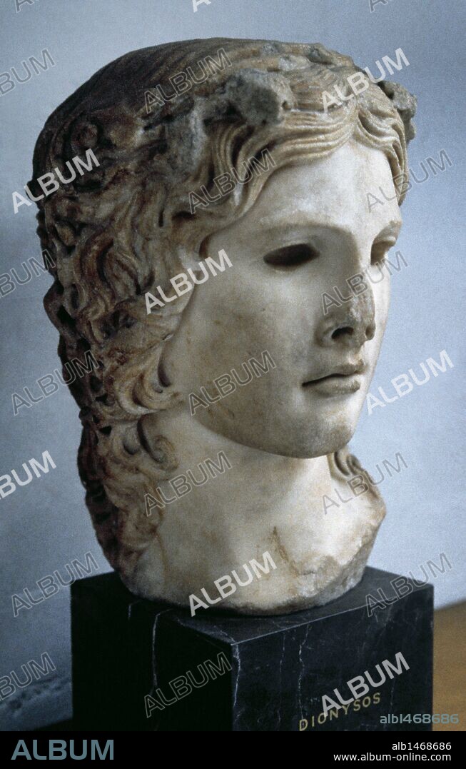 DIONISIO (el BACO romano). Hijo de Júpiter y de la ninfa Sémele o la diosa Proserpina. Busto de DIONISIO JOVEN, realizado en mármol. Copia romana del siglo II d. C. de un original griego del s. II a. C. Museo Británico. Londres. Inglaterra. Reino Unido.