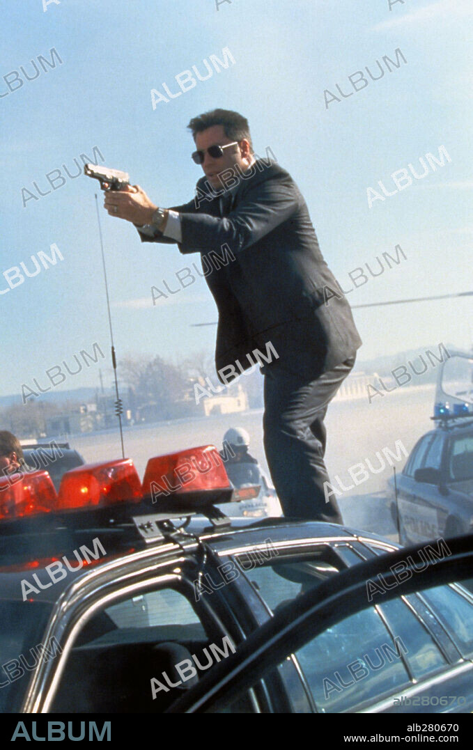 JOHN TRAVOLTA en CARA A CARA, 1997 (FACE / OFF), dirigida por JOHN WOO. Copyright TOUCHSTONE PICTURES.