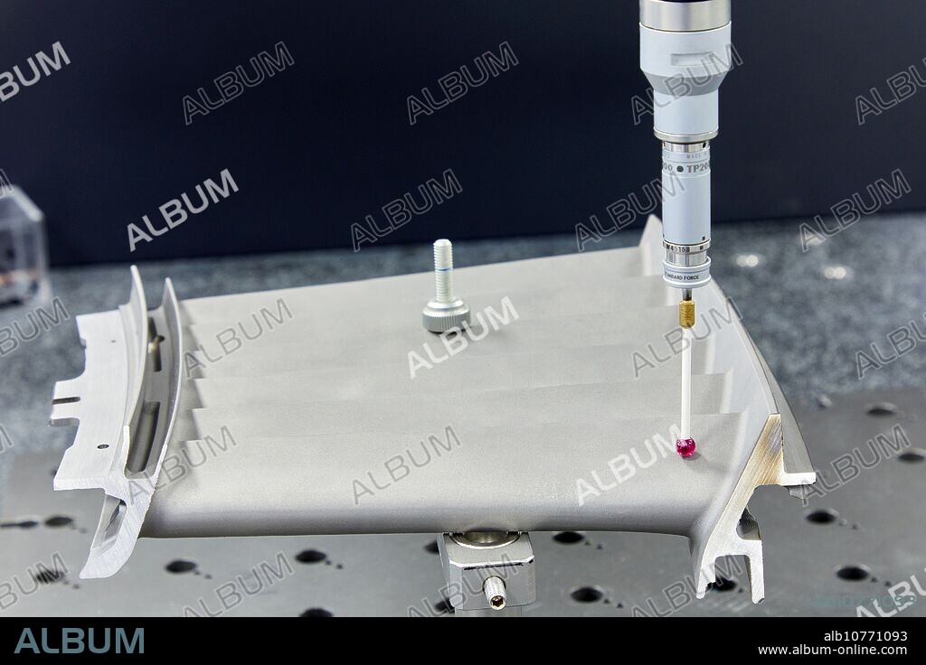 CMM, Coordinate Measuring Machine, Service dimensional measuring machine. Innovative Metrology applied. 3-D coordinate measuring.
