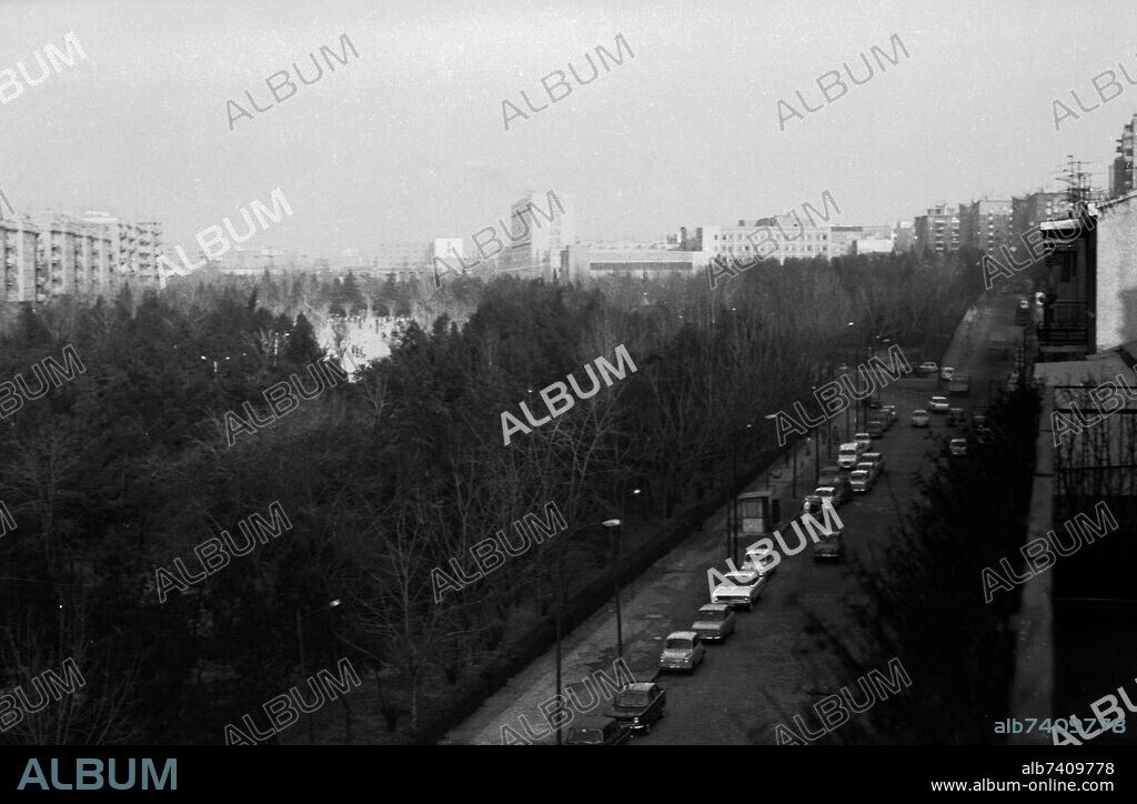 EL PARQUE CALERO DESDE UN BALCON DE  LA CALLE VIRGEN DE LLUC - FOTO AÑOS 60.
