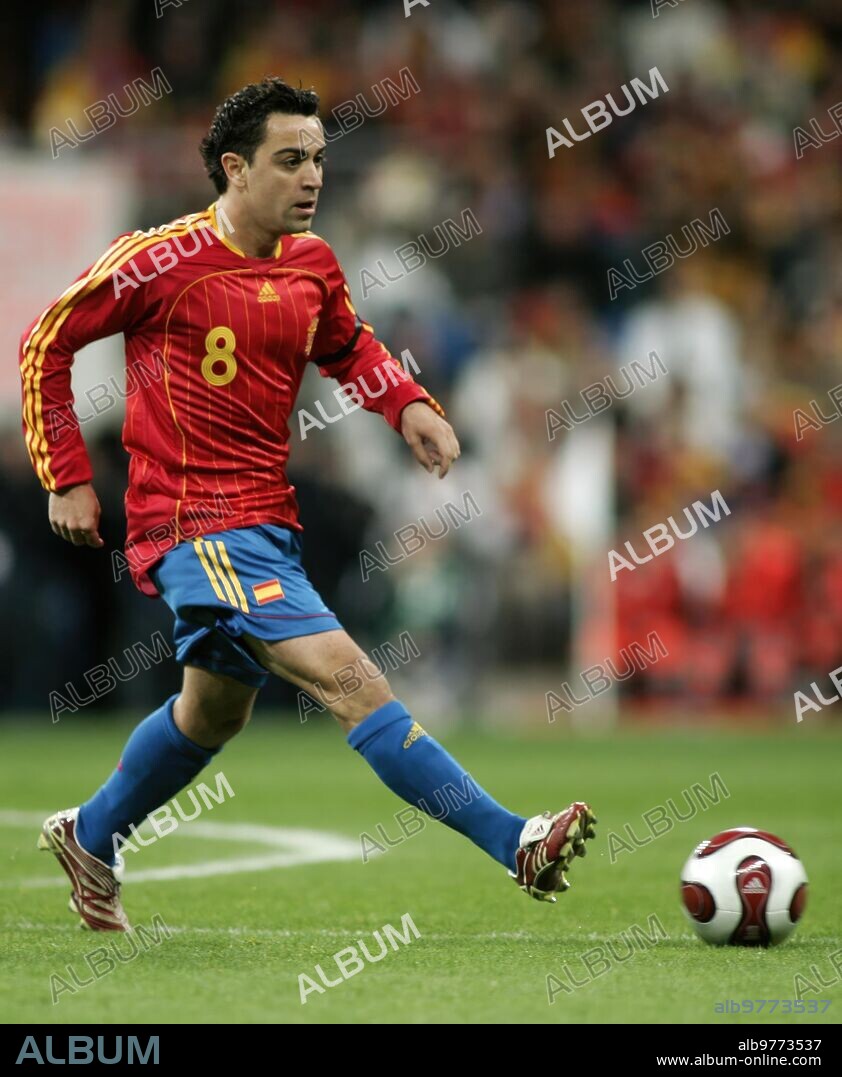 Madrid, 24/03/2007. Partido de clasificación para la Eurocopa de Suiza 2008, disputado en el estadio Santiago Bernabéu entre las selecciones de España y Dinamarca. En la imagen, Xavi Hernandez. Foto: Ignacio Gil ARCHDC.