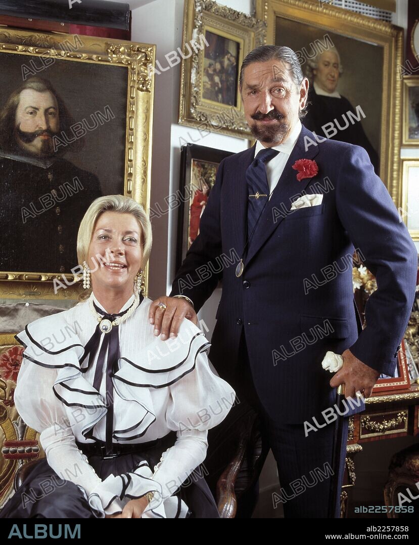 JAIME DE MORA Y ARAGON. ARISTOCRATA ESPAÑOL.MADRID 1925 - MARBELLA 1995. JUNTO A SU MUJER MAGRITTE , AÑO 1987.