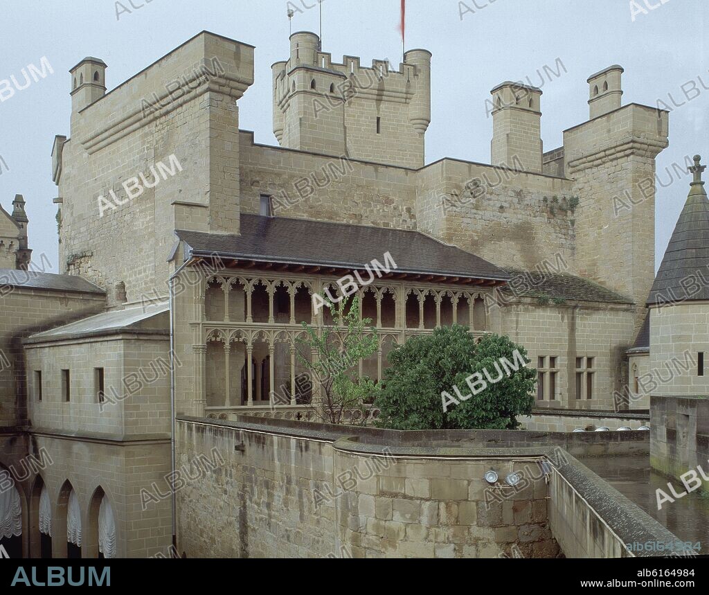 CASTILLO PALACIO DE OLITE CONSTRUIDO A FINALES DEL SIGLO XIV - GOTICO NAVARRO.