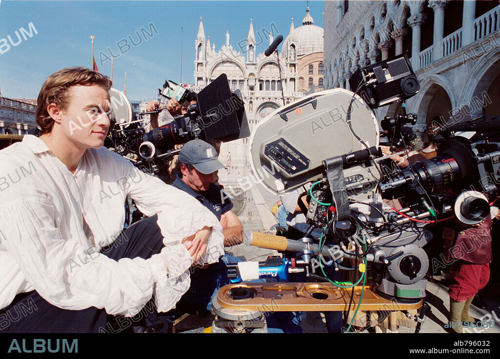 HEATH LEDGER in CASANOVA, 2005, directed by LASSE HALLSTROM. Copyright TOUCHSTONE PICTURES / GREGORY, DOANE.
