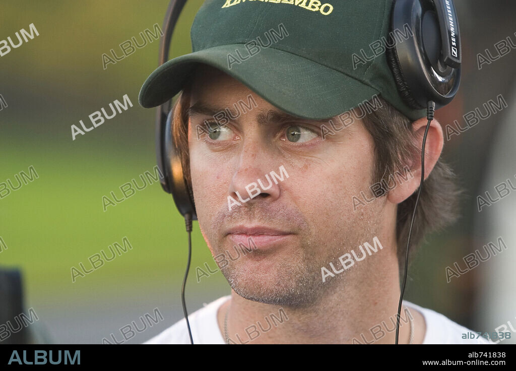JOHN GATINS en DREAMER: INSPIRED BY A TRUE STORY, 2005, dirigida por JOHN GATINS. Copyright DREAMWORKS PICTURES / LEDERER, JOE.