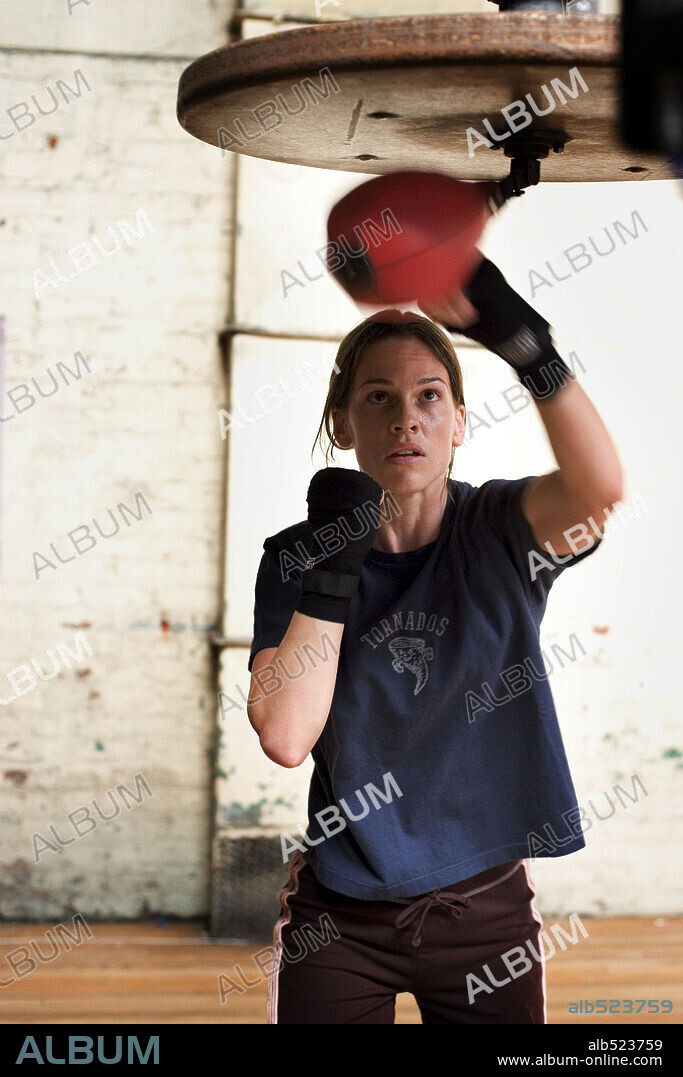 HILARY SWANK in MILLION DOLLAR BABY, 2004, directed by CLINT EASTWOOD. Copyright WARNER BROS. / WALLACE, MERIE W.