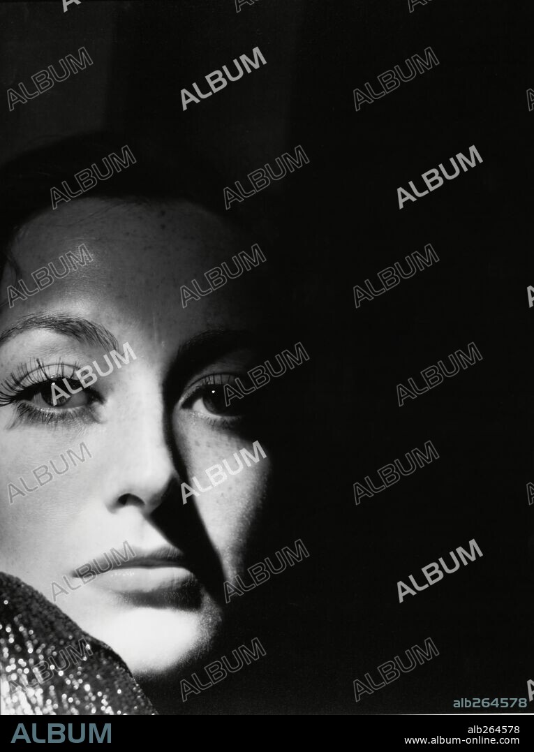 JOAN CRAWFORD in I LIVE MY LIFE, 1935, directed by W. S. VAN DYKE. Copyright M.G.M. / HURRELL, GEORGE.
