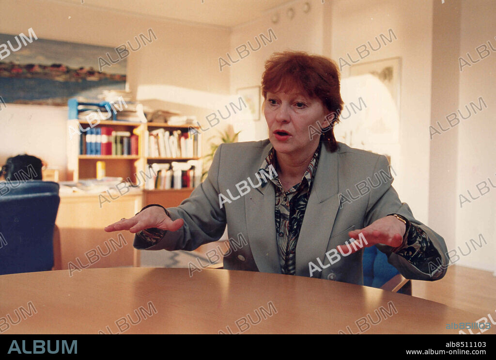 Stockholm 1992-03-01. Birgit Friggebo - folkpartist - bostadsminister 1976-1982 och 1991 samt kulturminister 1991-1994. Hon är kanske mest känd för en bred allmänhet genom den så kallade friggeboden *** Local Caption *** GP Foto: Roger Granat. Kamerareportage.