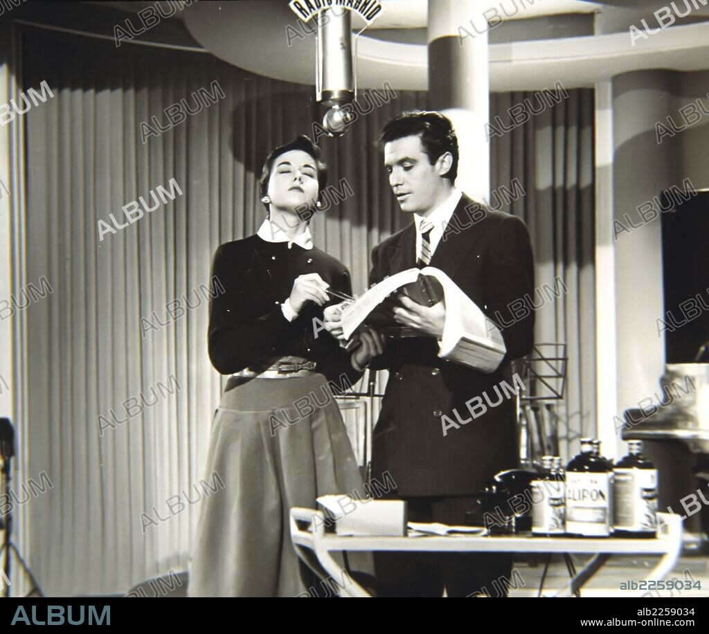 PELICULA : HISTORIAS DE LA RADIO , 1953. DIRECTOR : JOSE LUIS SAENZ DE HEREDIA. ACTORES : FRANCISCO RABAL , MARGARITA ANDREY.