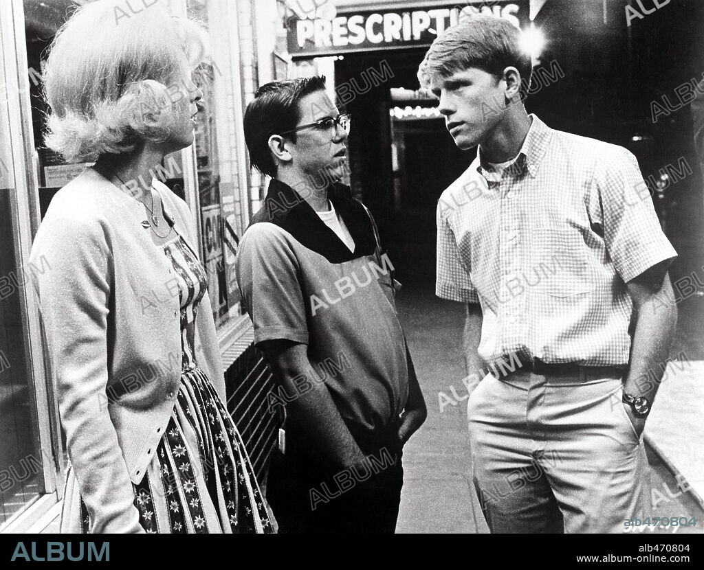 CANDY CLARK, CHARLES MARTIN SMITH und RON HOWARD in AMERICAN GRAFFITI, 1973, unter der Regie von GEORGE LUCAS. Copyright LUCASFILM/COPPOLA CO/UNIVERSAL.