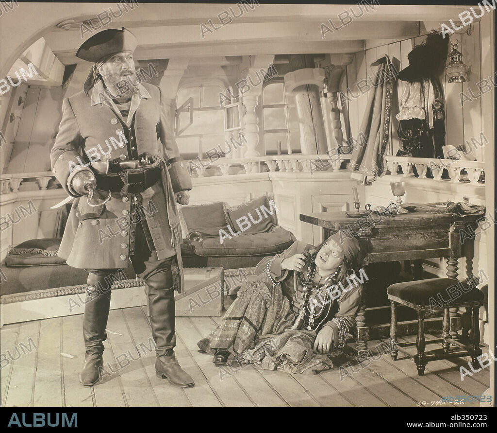 BOB HOPE in THE PRINCESS AND THE PIRATE, 1944, directed by DAVID BUTLER. Copyright RKO.