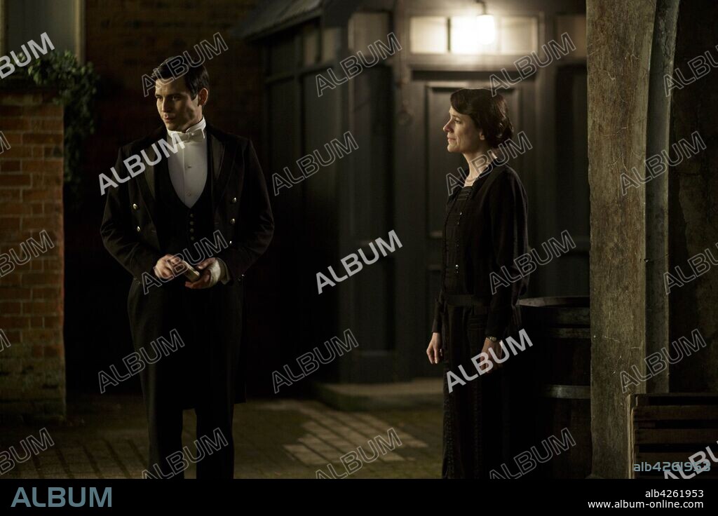 RAQUEL CASSIDY and ROB JAMES COLLIER in DOWNTON ABBEY, 2010, directed by JULIAN FELLOWES. Copyright CARNIVAL FILMS. Season 6 Episode 4.